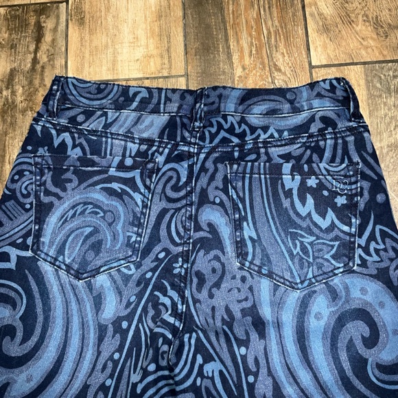 DG2 Diane Gilman paisley print medium wash bootleg jeans stretchy women’s sz 10p - Picture 6 of 6